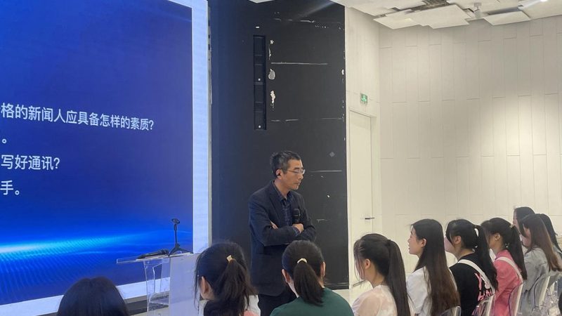 室内拍摄，柔光箱与反光板如何选择？**